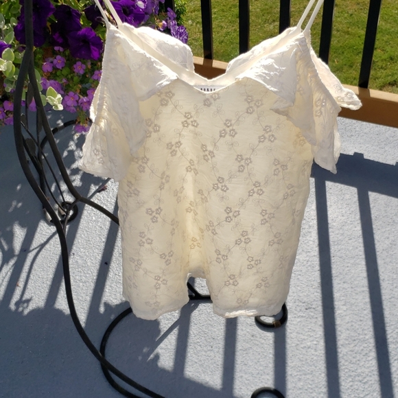RO & DECream/Ivory Floral Ruffle Blouse - Picture 1 of 12